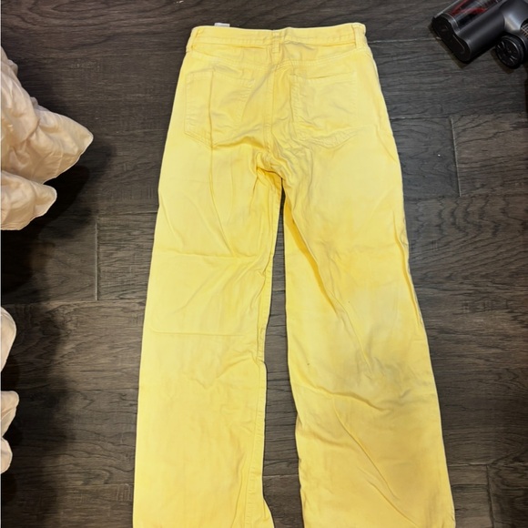 Brand New! Yellow Straight-Leg Jeans size 26 - Picture 4 of 4